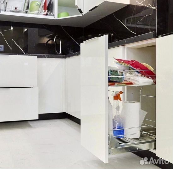 Угловая в потолок кухня на заказ