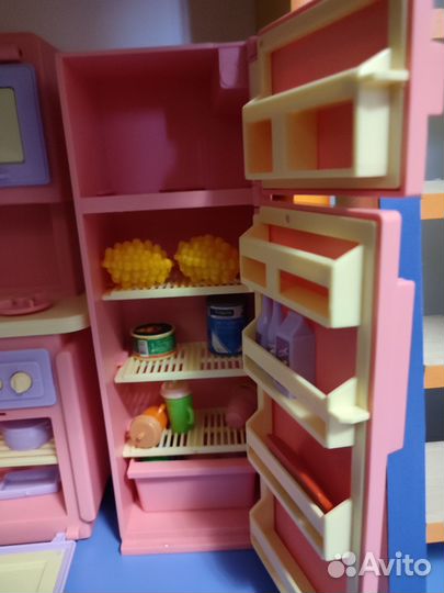 Кукольный домик с мебелью