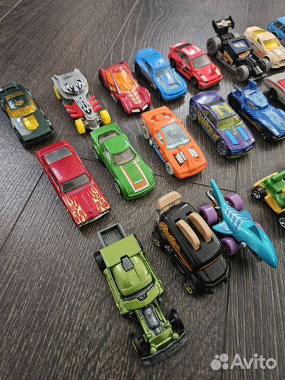 Hot wheels машинки