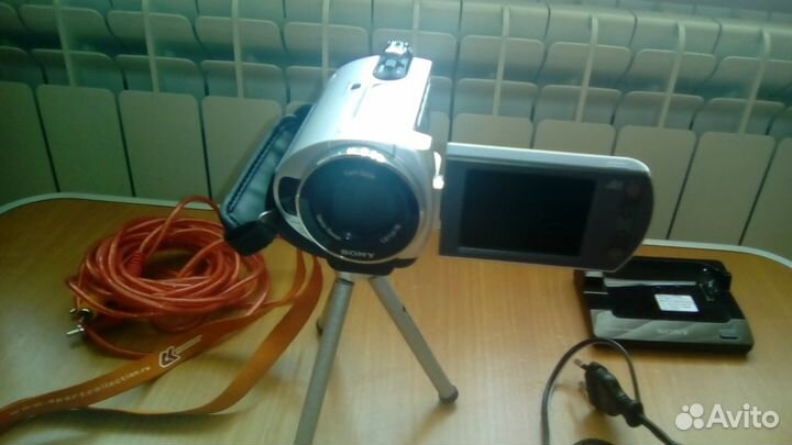 Продам видеокамеру sony DCR-SR42E