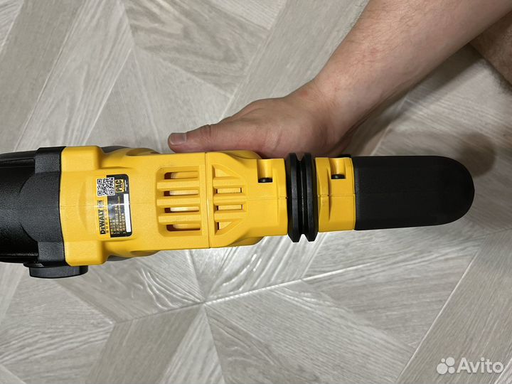 Перфоратор Dewalt DCH263