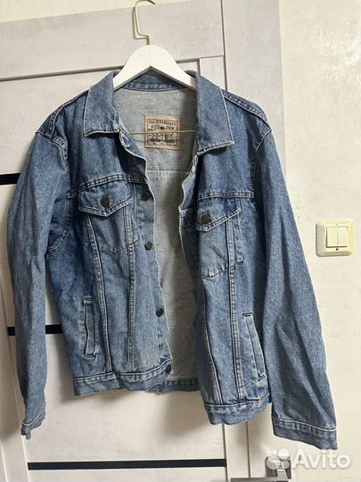 Джинсовая куртка женская levis