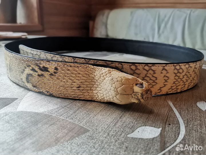 Ремень из кожи змеи