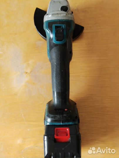 Аккумуляторная болгарка makita 18v