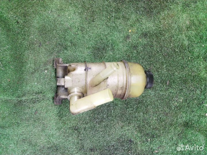 Бачок гур Mazda Xedos 9