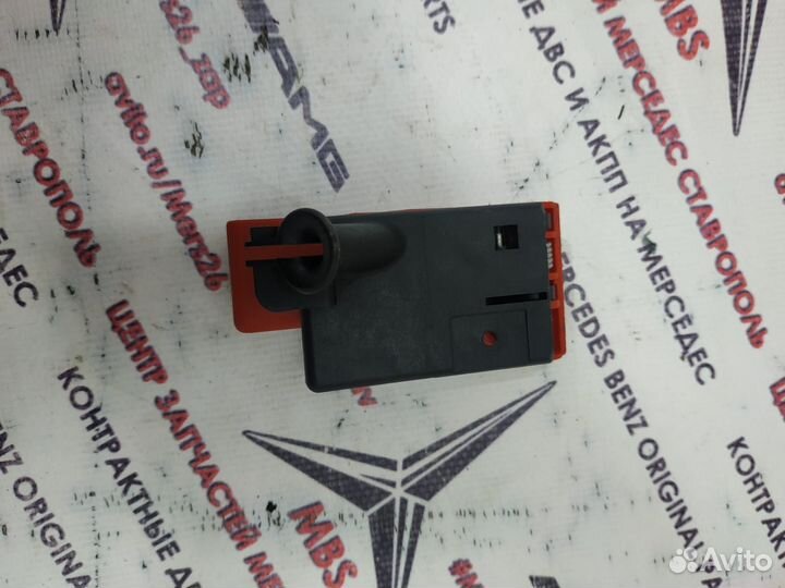 Ручка капота w204 Mercedes