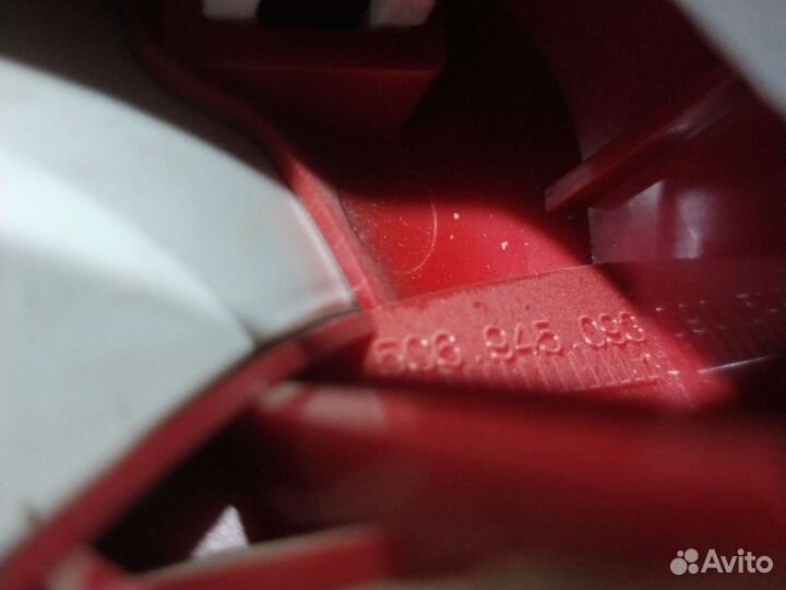 Фонарь крышки багажника левый Volkswagen Jetta 6