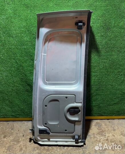 Дверь задняя распашная правая Nissan Kubistar 1500