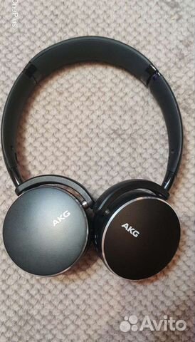 Беспроводные наушники AKG harman