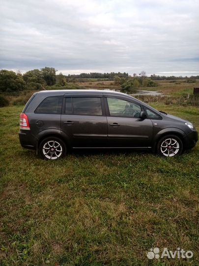 Opel Zafira 1.8 AMT, 2012, 112 000 км