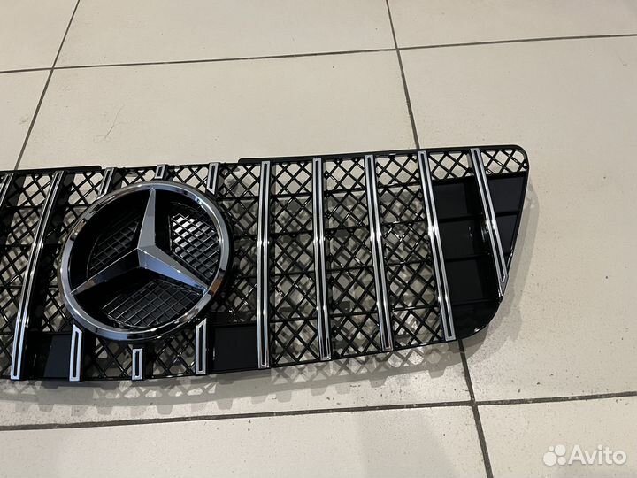 Облицовка решетка радиатора Mercedes GL X164 GT