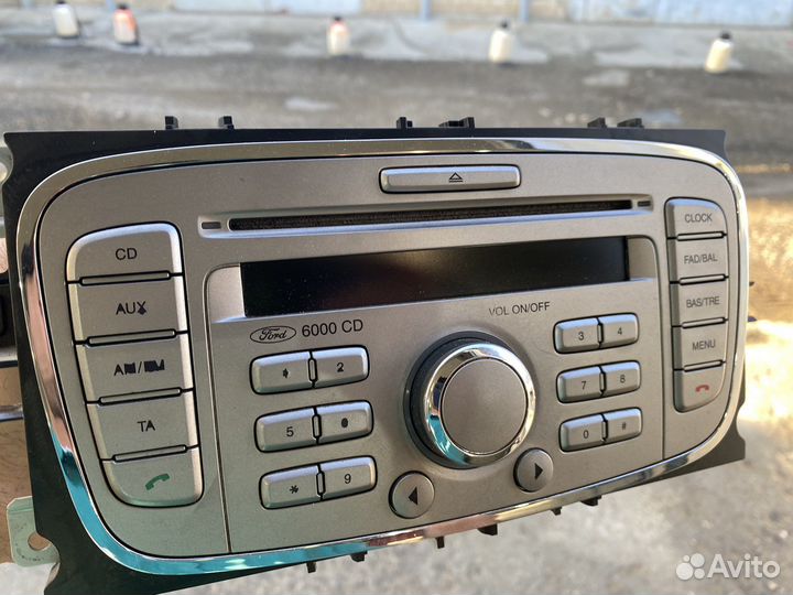 Штатная магнитола Ford Focus 2