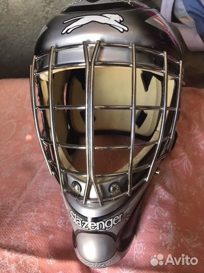 Хоккейный шлем