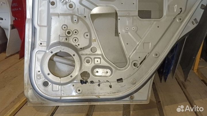 Задняя правая дверь тагаз Вега
