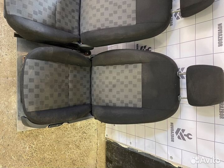 Сиденья комплект Ford Focus 2 08-11