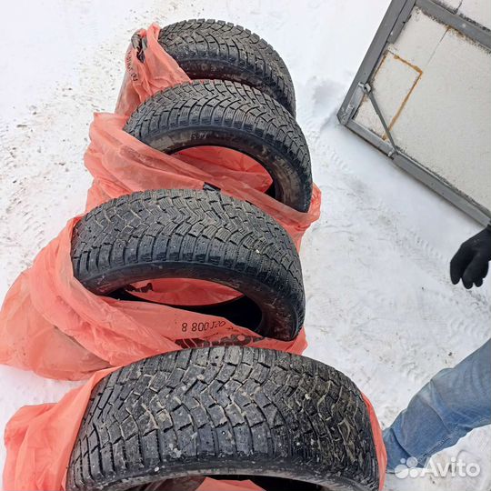 Michelin X-Ice North 2 225/55 R17