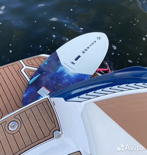 Вейксерф Aztron