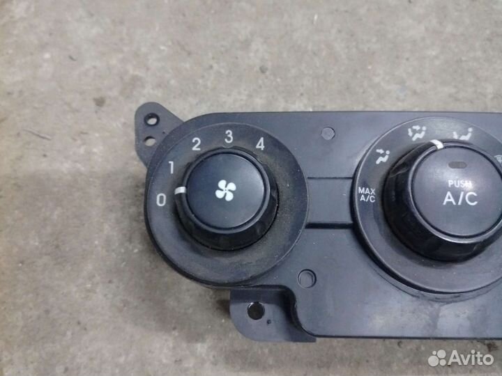 Блок управления климатом Kia Cerato 1