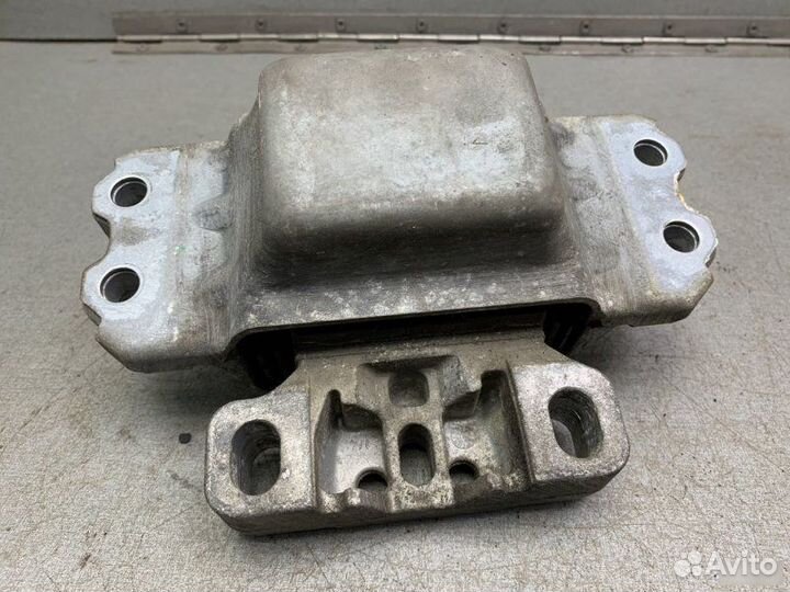 Опора двигателя Volkswagen Caddy 3 1.9 BLS 2008