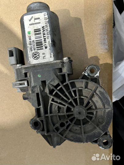 Мотор стеклоподъемника volkswagen Polo