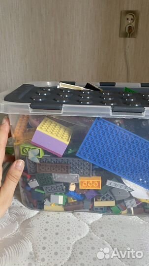 Коробка с lego