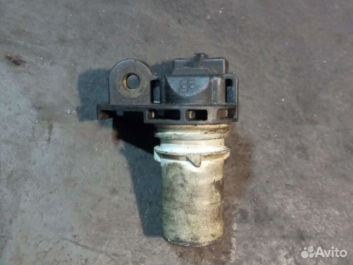 Датчик коленвала ford focus 2 1.8 tdci.6C315AE