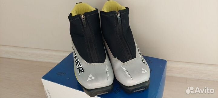 Лыжные ботинки fischer детские 36р-р стелька 22,5