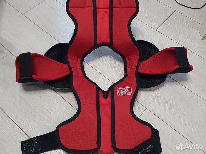 Нагрудник хоккейный bauer