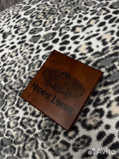 Шкатулка с косметикой