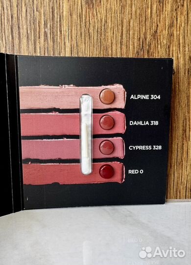 Hourglass Unlocked Cream Lipstick карталетка