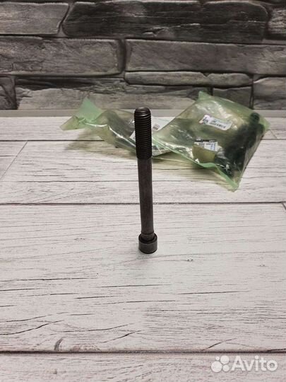 Болт гбц Cobalt Gentra Aveo Spark