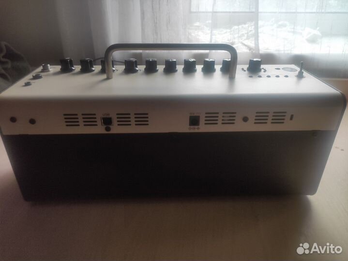Гитарный комбоусилитель Yamaha THR10