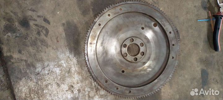 Коленвал и маховик Жигули нива. И т.д