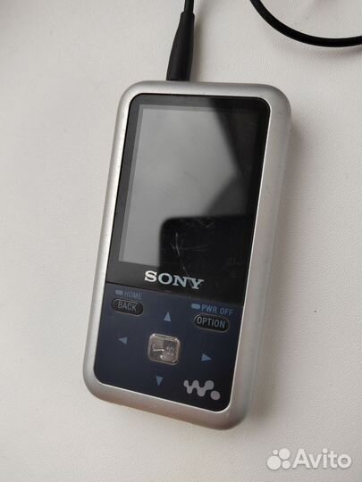 Sony NWZ - S615F