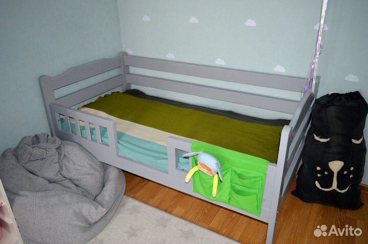 Детская кровать из массива