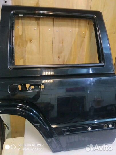 Дверь зад правая Jeep Commander 09 г