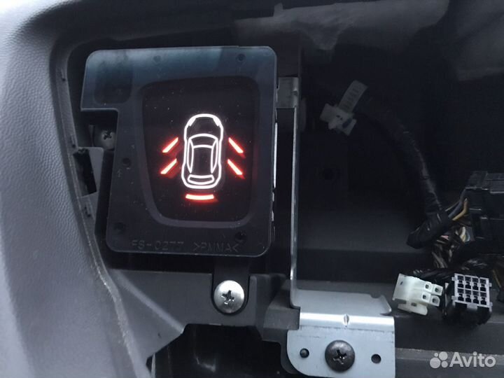 Дисплей левый / правый Tribeca