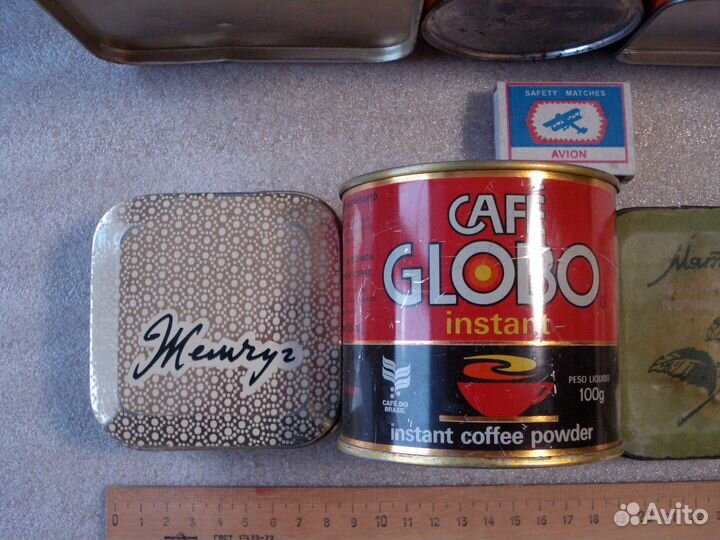 8 коллекционных жестяных коробок разных стран