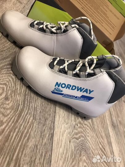 Лыжные ботинки