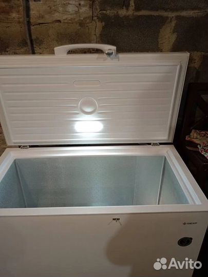 Ларь морозильный 254 л. белый