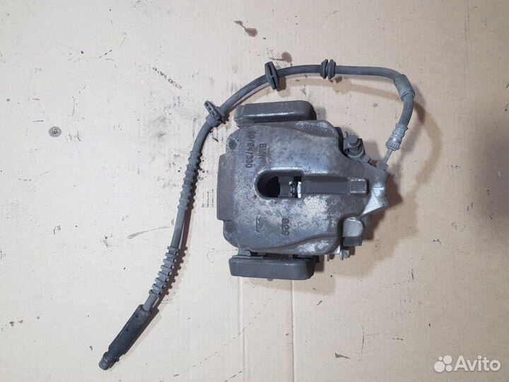 Суппорт передний левый 5-Series F10 N52B25AF 2011