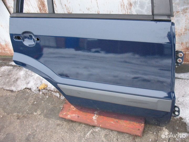 Задняя правая дверь Ford Fusion