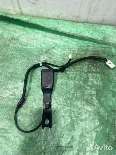 Ответная часть ремня безопасности передняя правая