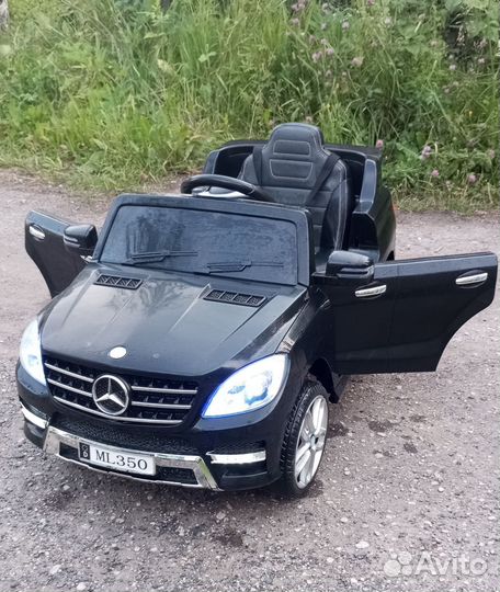 Электромобиль RiverToys Mercedes-Benz ML-350