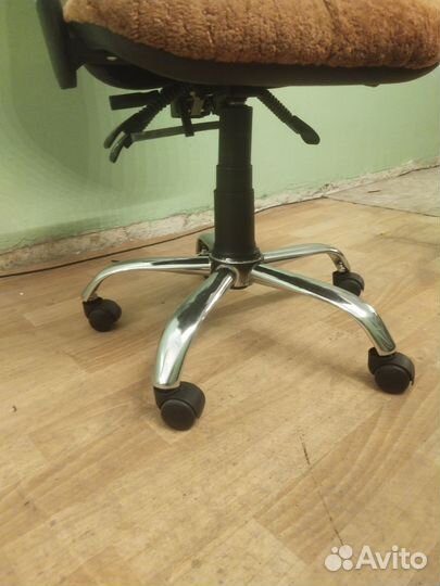 Компьютерное кресло