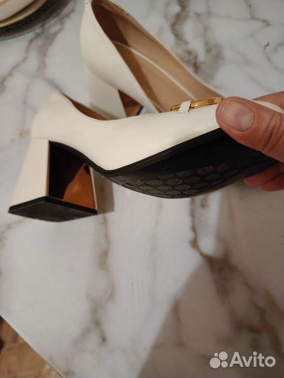 Туфли женские белые 37 covani