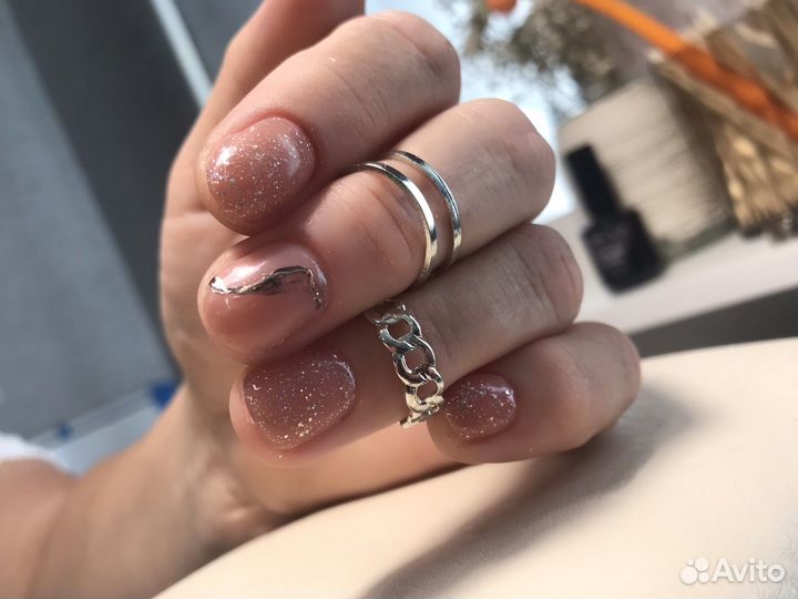 Маникюр, педикюр, наращивание ногтей