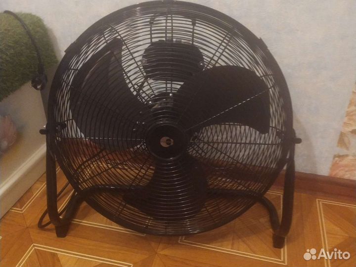 Вентилятор напольный чёрный