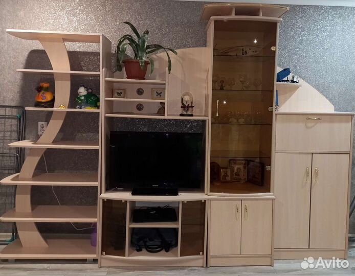 Стенка в гостиную бу