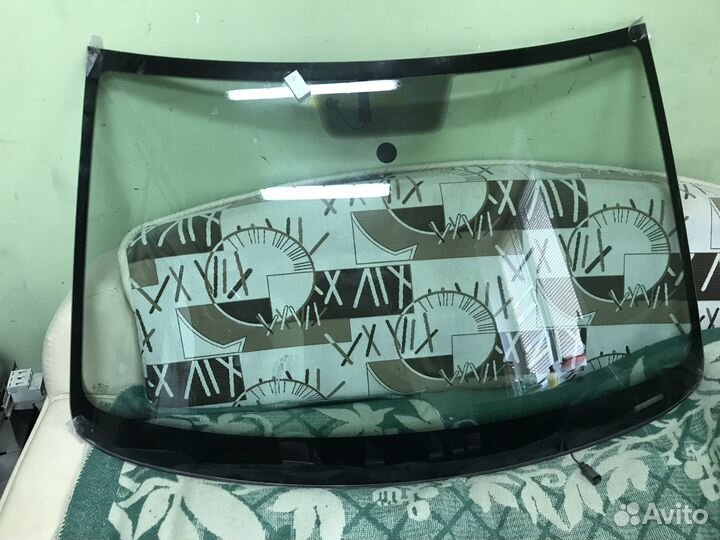 Лобовое стекло на volkswagen polo 2017